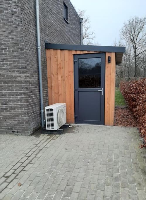 Vakantiehuis Eikzicht Gelegen Aan Het Bos Elsloo  Экстерьер фото